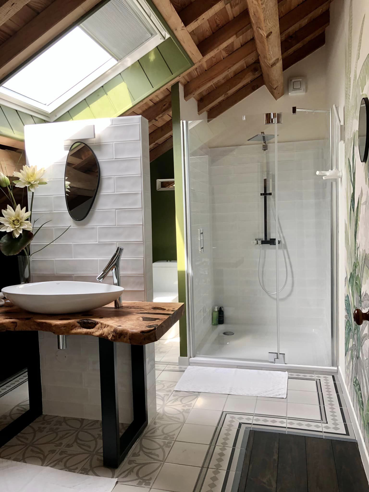 Plan vasque bois épais bord naturel