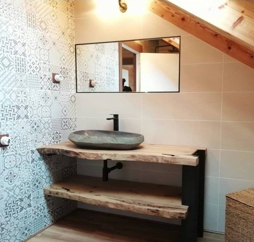 Meuble de salle de bain en chêne massif avec support/pieds en acier IPN, style industriel
