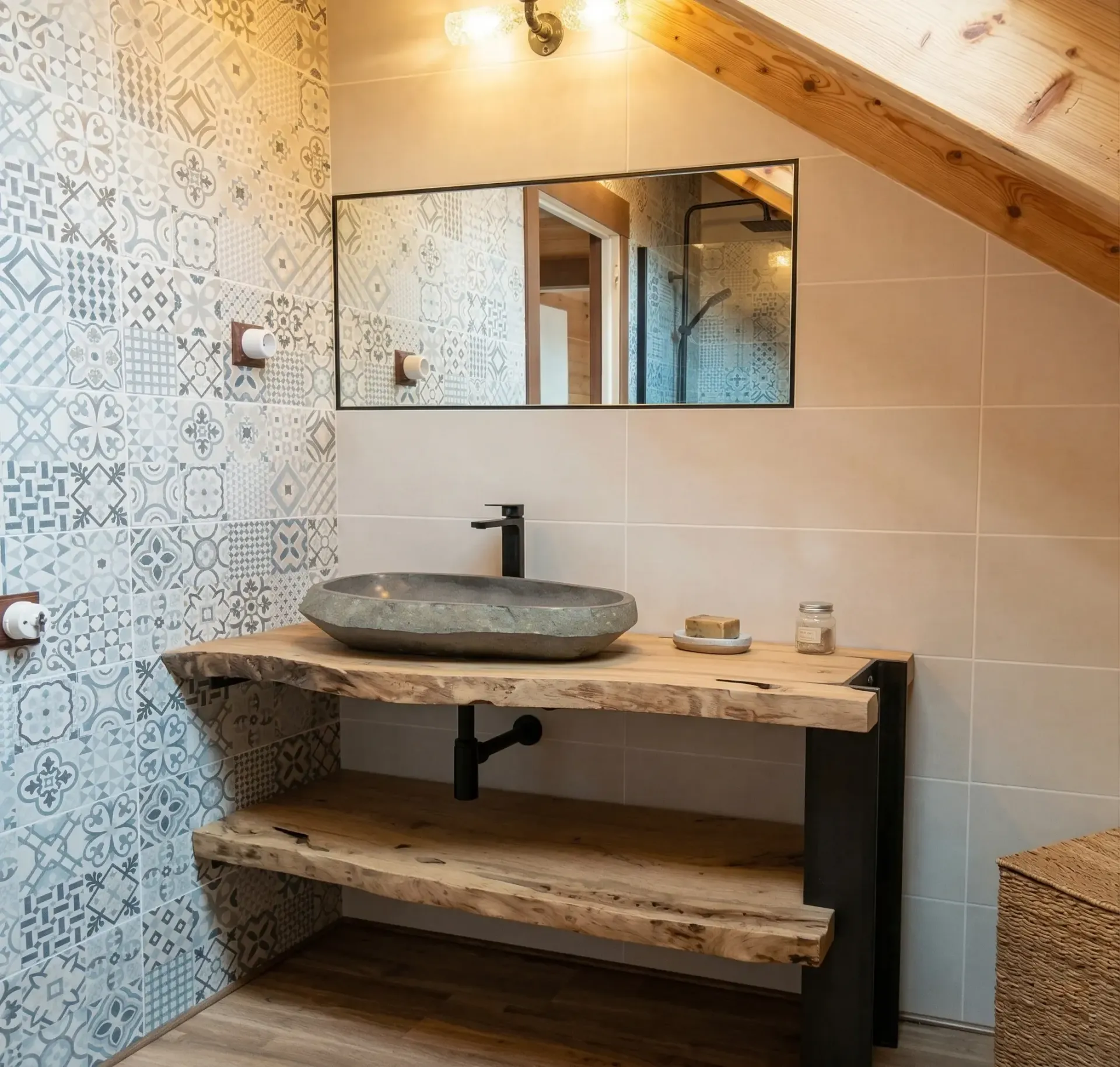 Meuble de salle de bain en chêne massif avec support/pieds en acier IPN, style industriel