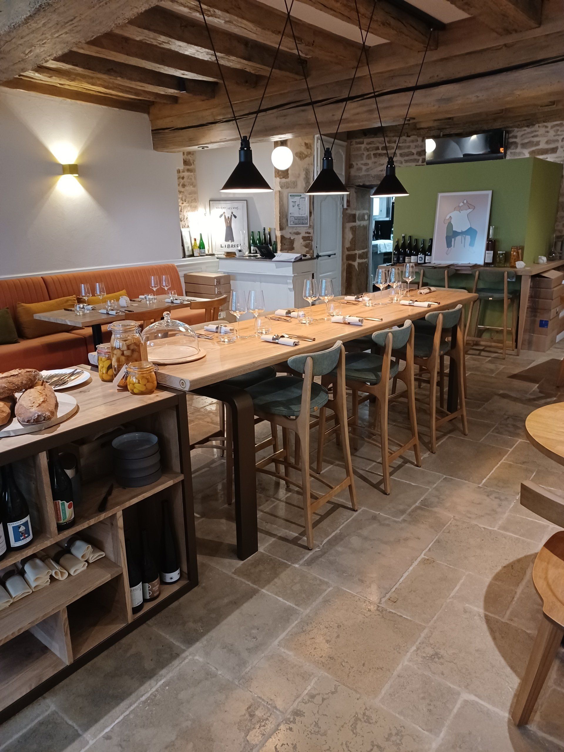 Mobilier de restaurant en bois massif