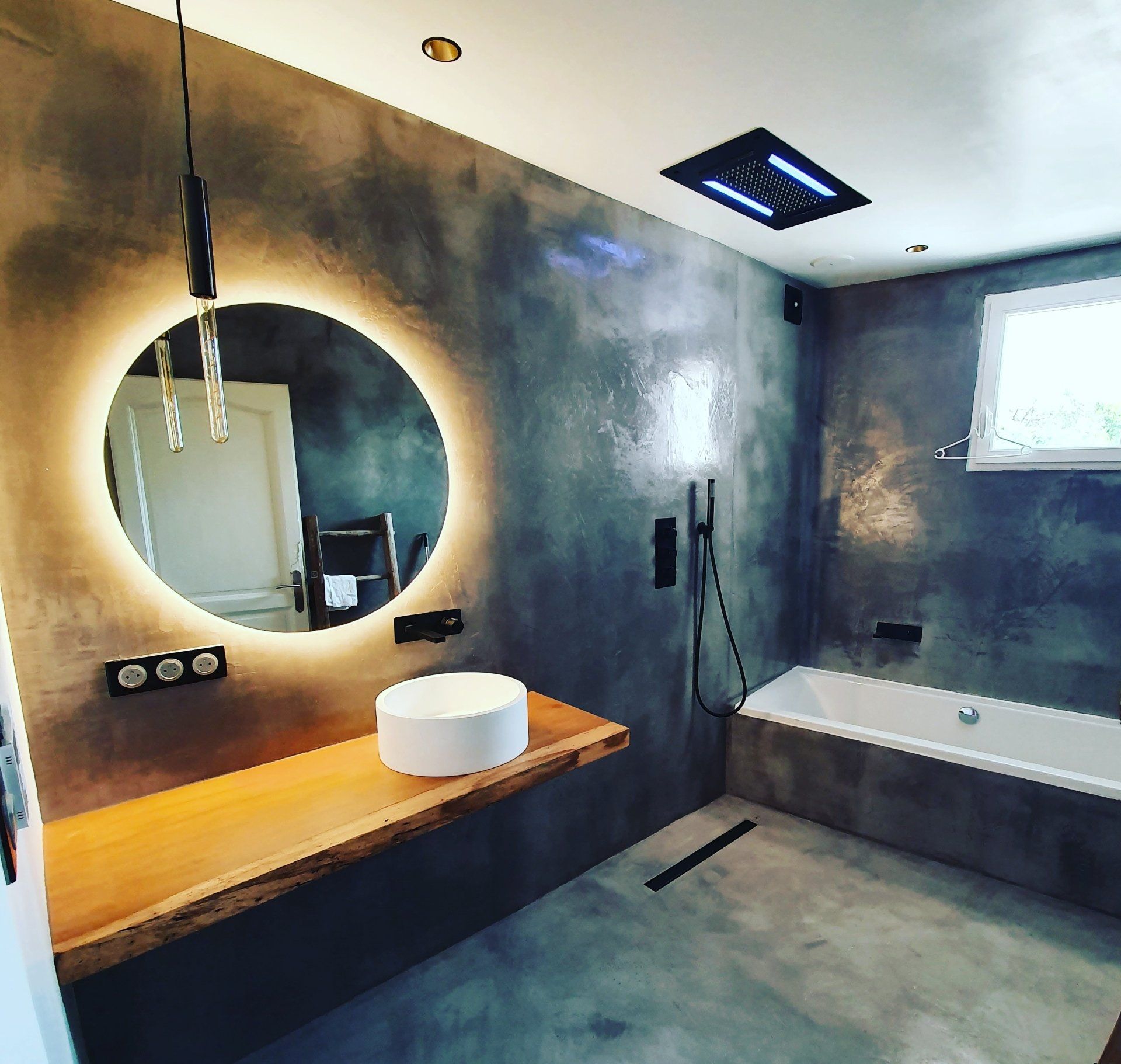 Plan vasque en bois exotique