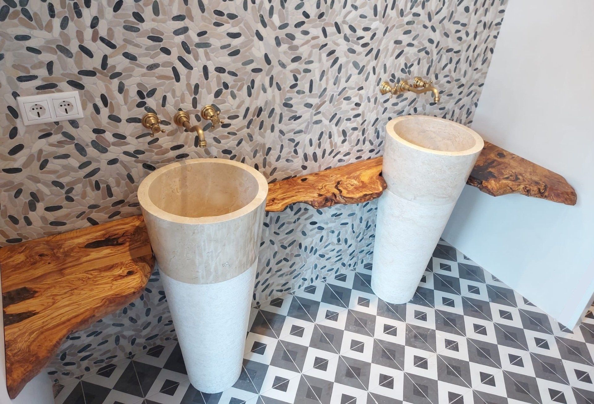 Plan vasque en bois brut