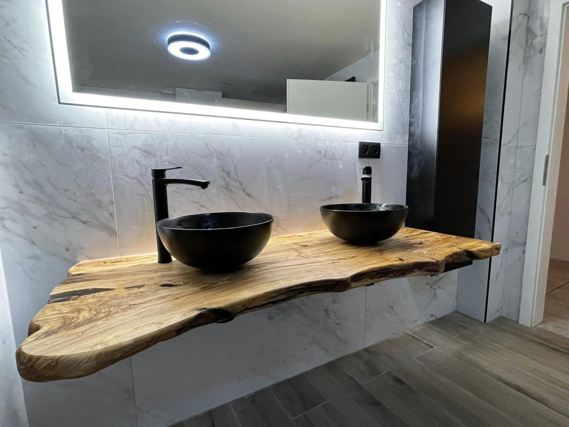 Plan vasque en bois épais