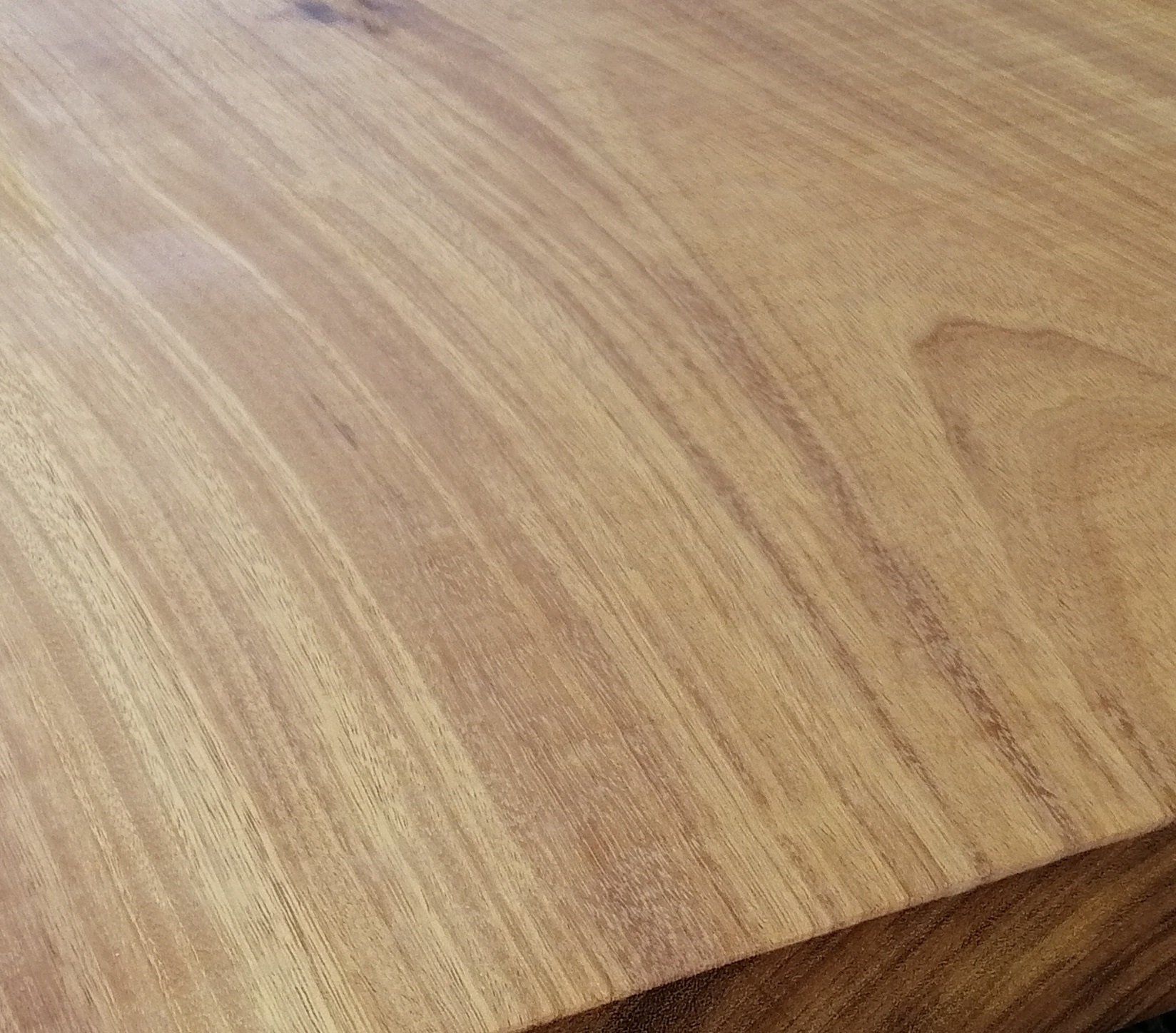 Plan pour vasque en iroko, vue de près