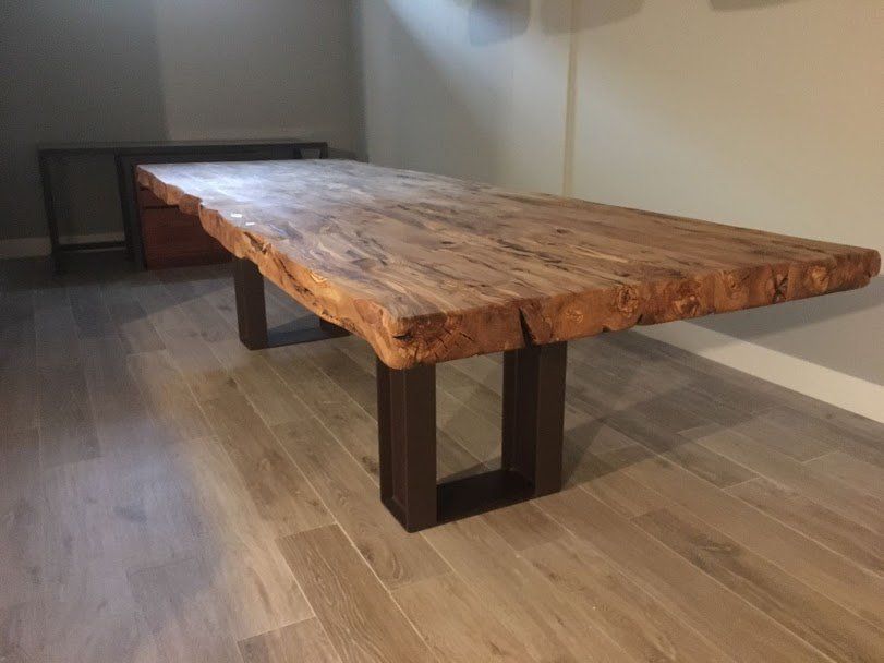 Table basse en olivier massif
