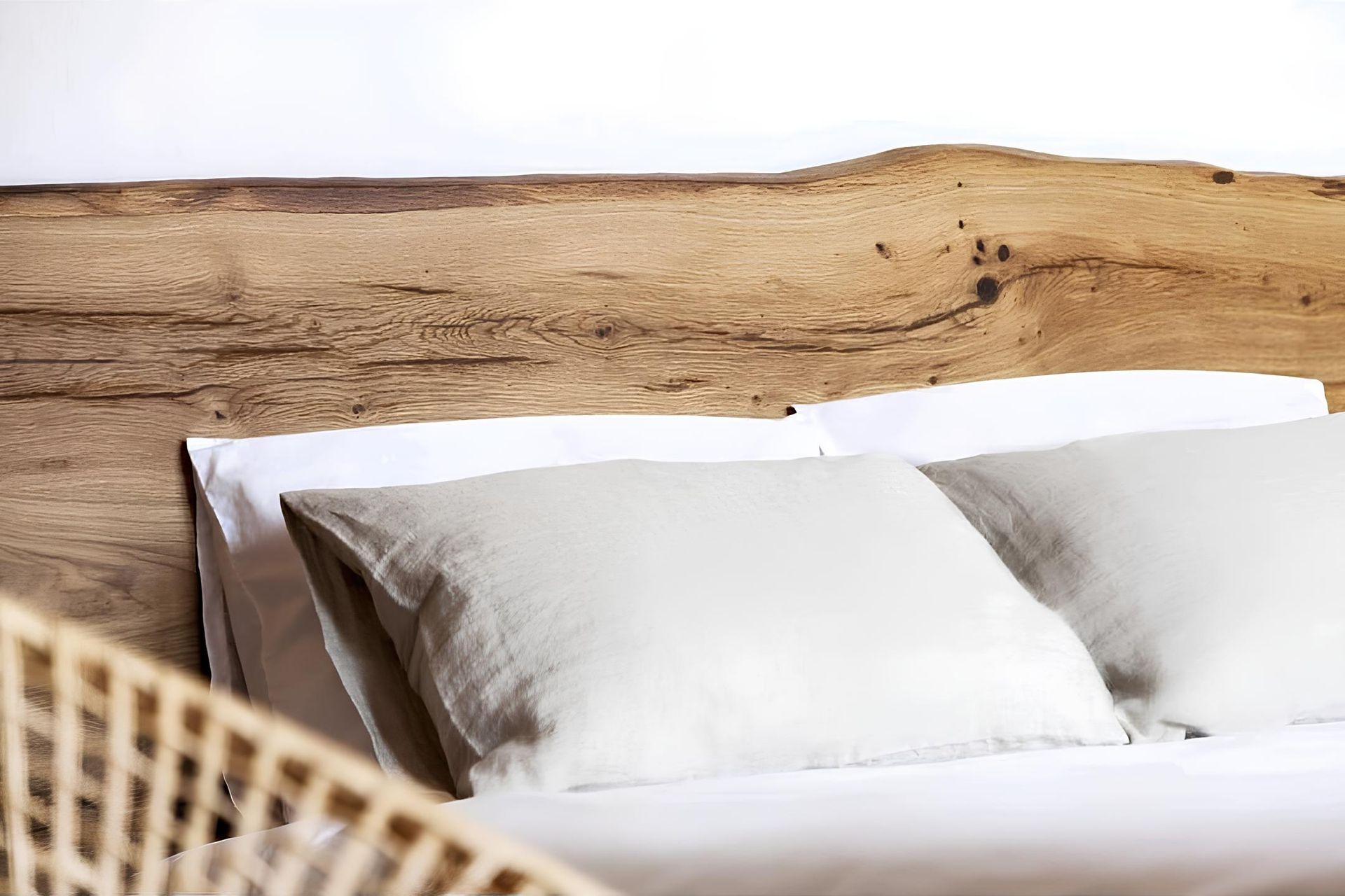 Tête de lit en bois brut de chêne