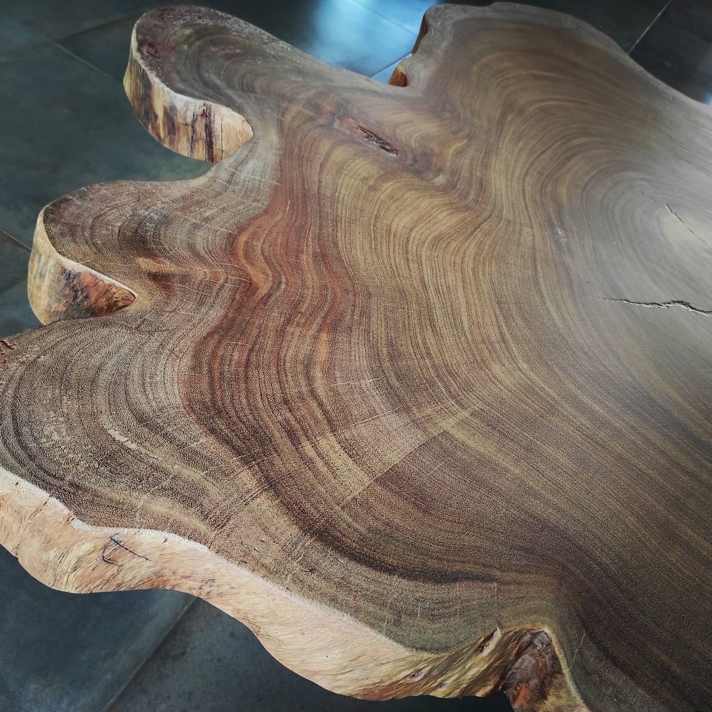 Table basse bois exotique