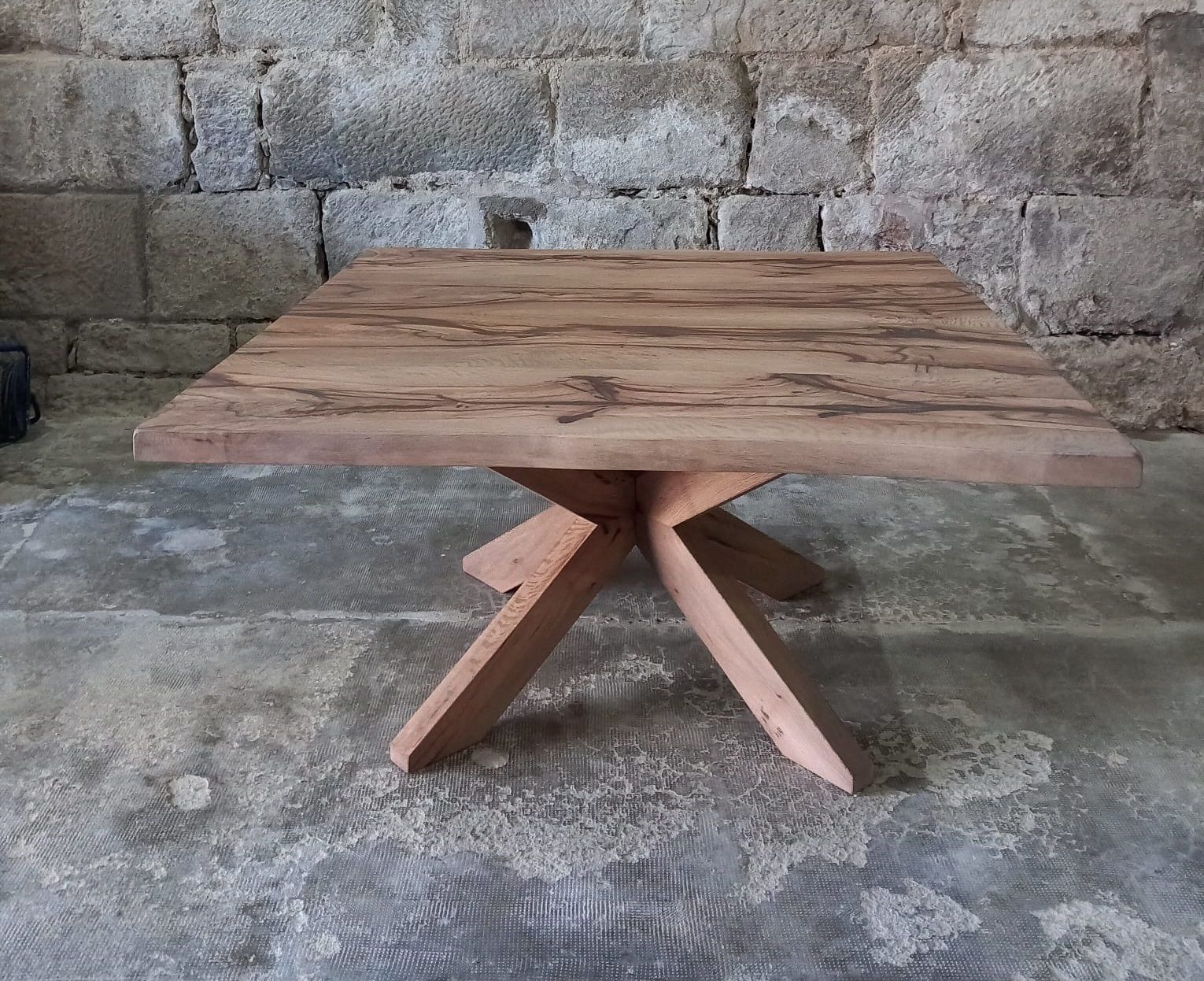 Table bois avec son plateau épais