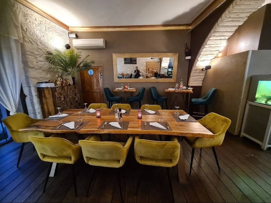 Table bois olivier pour restaurant