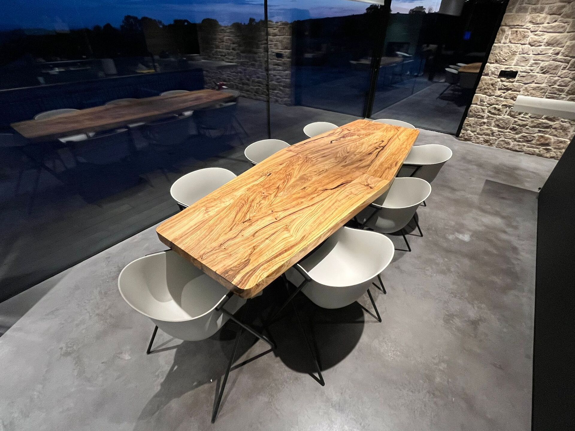 Table carrée en bois