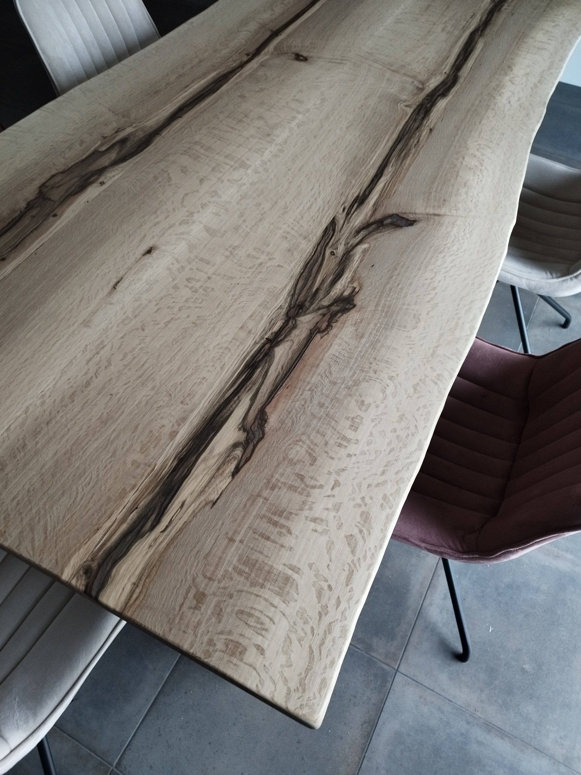 Table en chêne artisanale