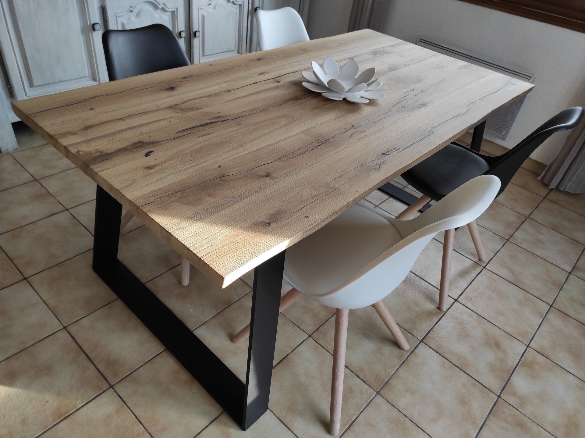 Table en chêne live edge
