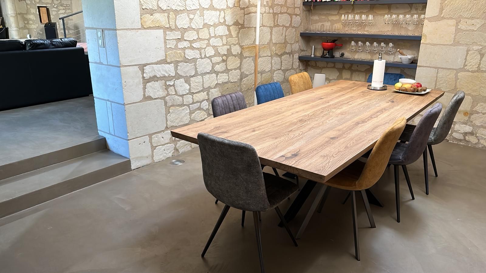 Table en chêne avec pied central