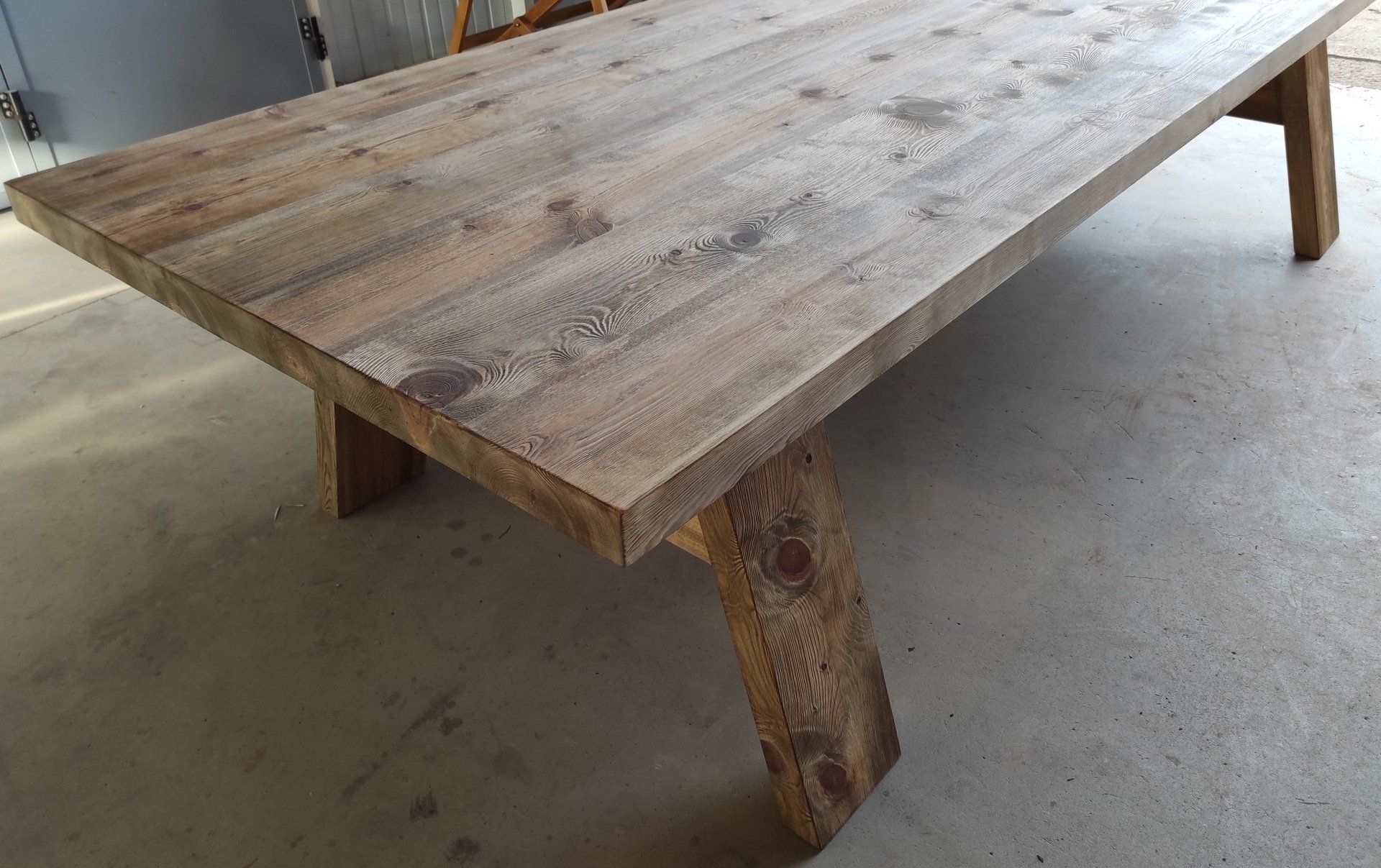 Tables de campagne, tables rustiques ou de ferme sur mesure