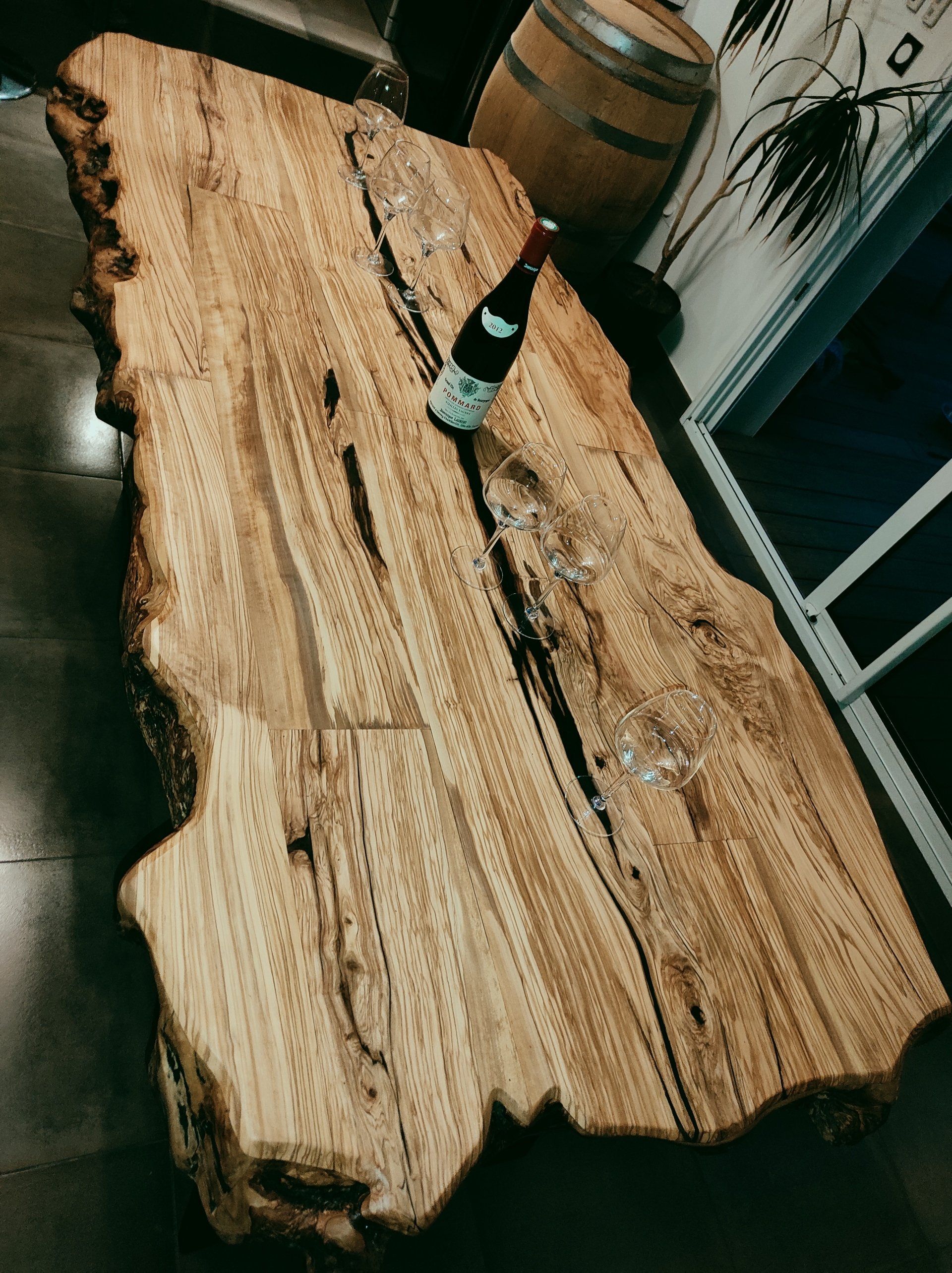 Table bois olivier massif epoxy