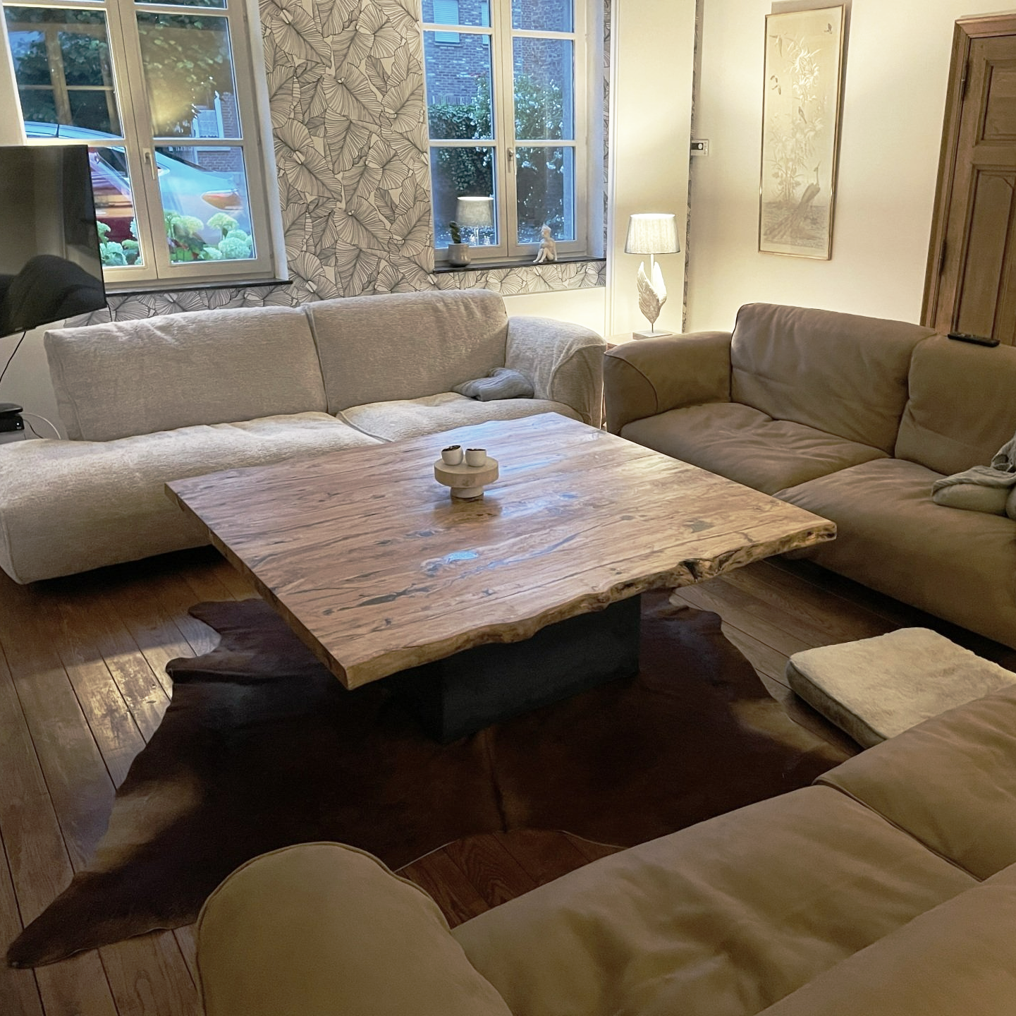 Table basse bois massif carrée d'olivier. Tout format possible.