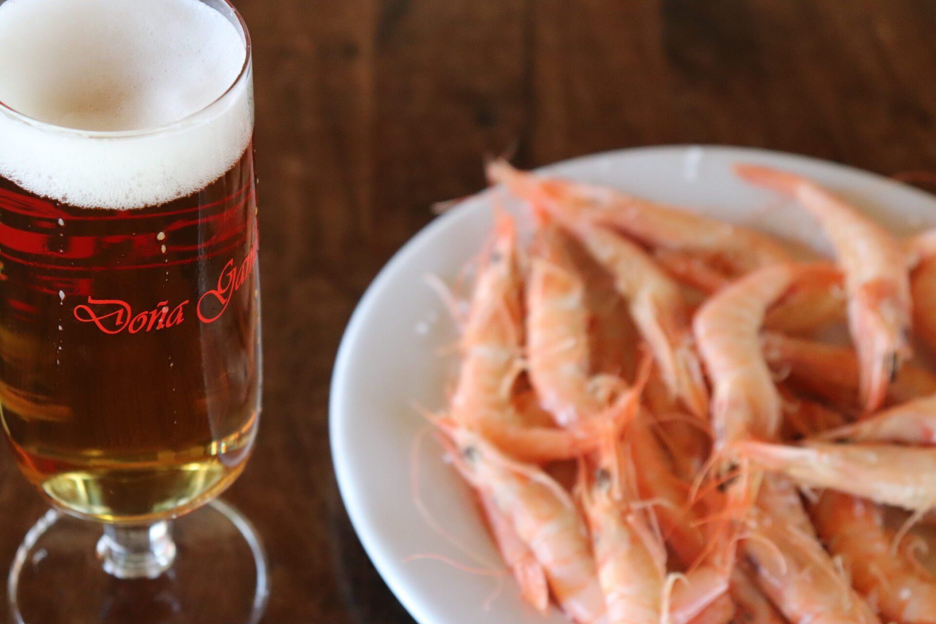 Gambas blanca de Huelva a domicilio. Gamba blanca de Huelva, suaves, finas y sabrosas. La mejor gamba del mundo. Marisco online a domicilio.