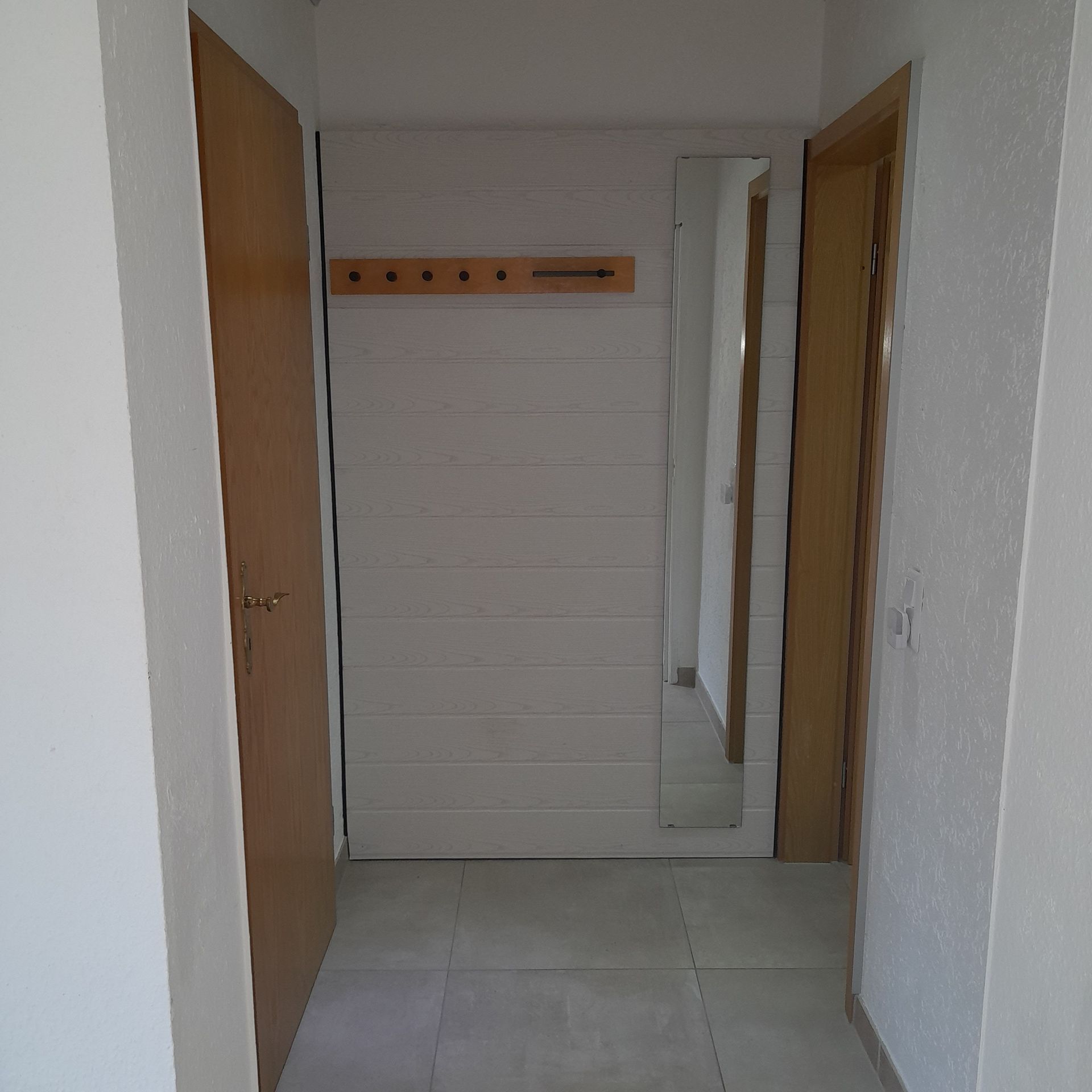 Flur mit 2 Garderoben