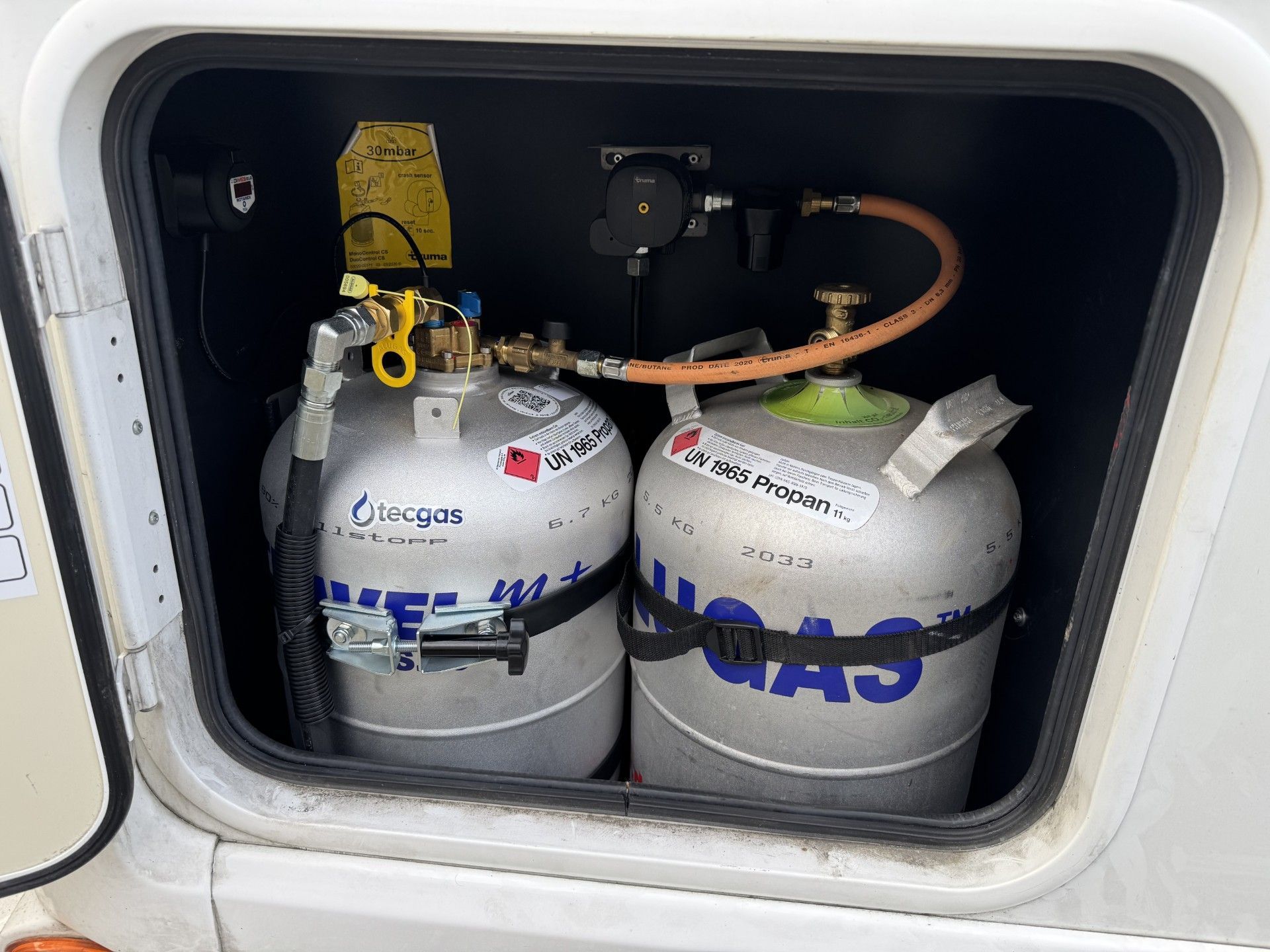 33,3 Liter Travel Mate in Gaskasten bei einem Carado T-4591 verbaut.