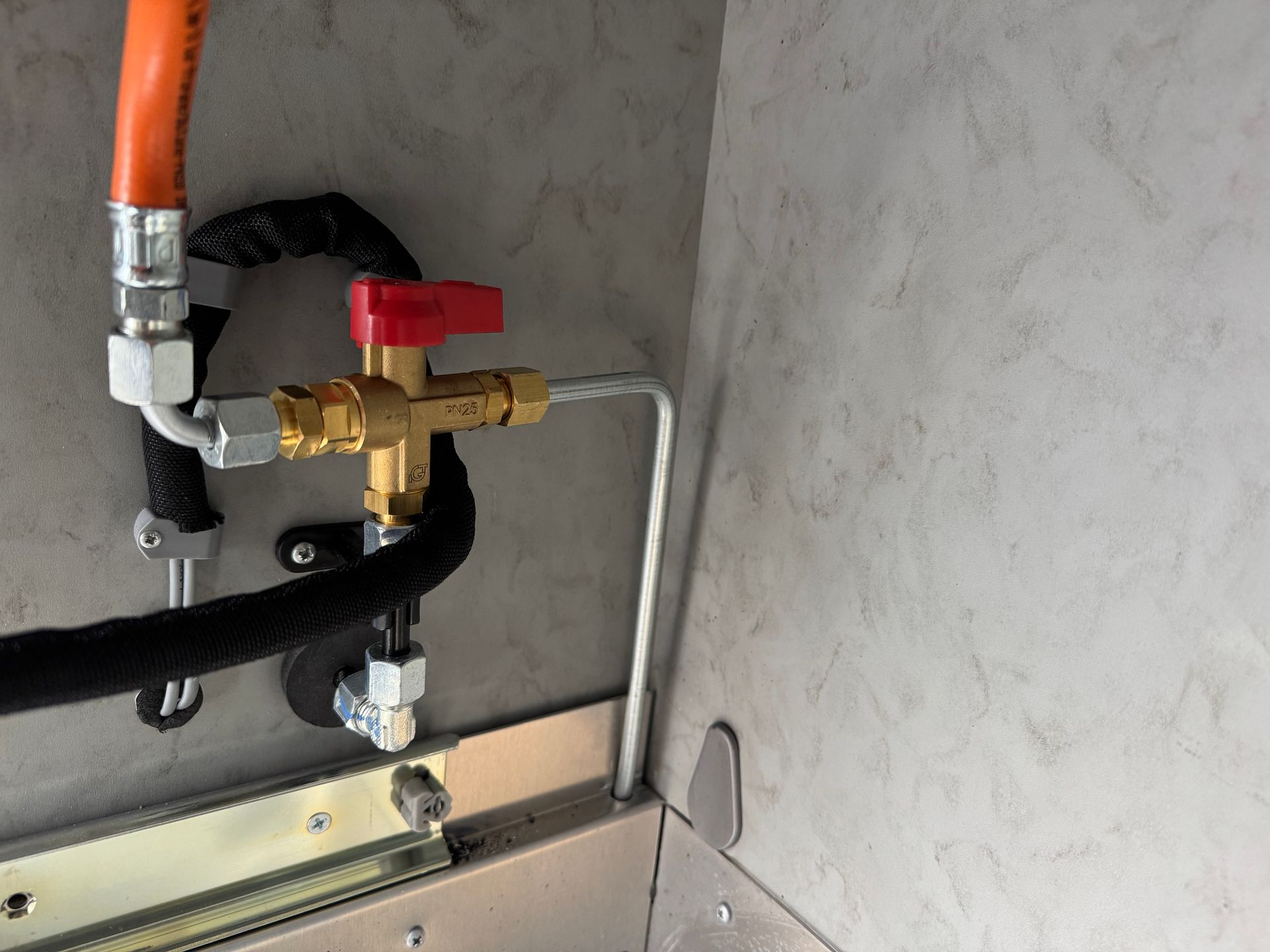 Gaskasten mit Gas Umschaltventil