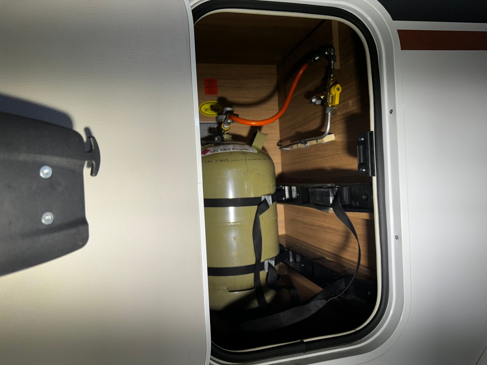 Gaskasten mit Gas Umschaltventil