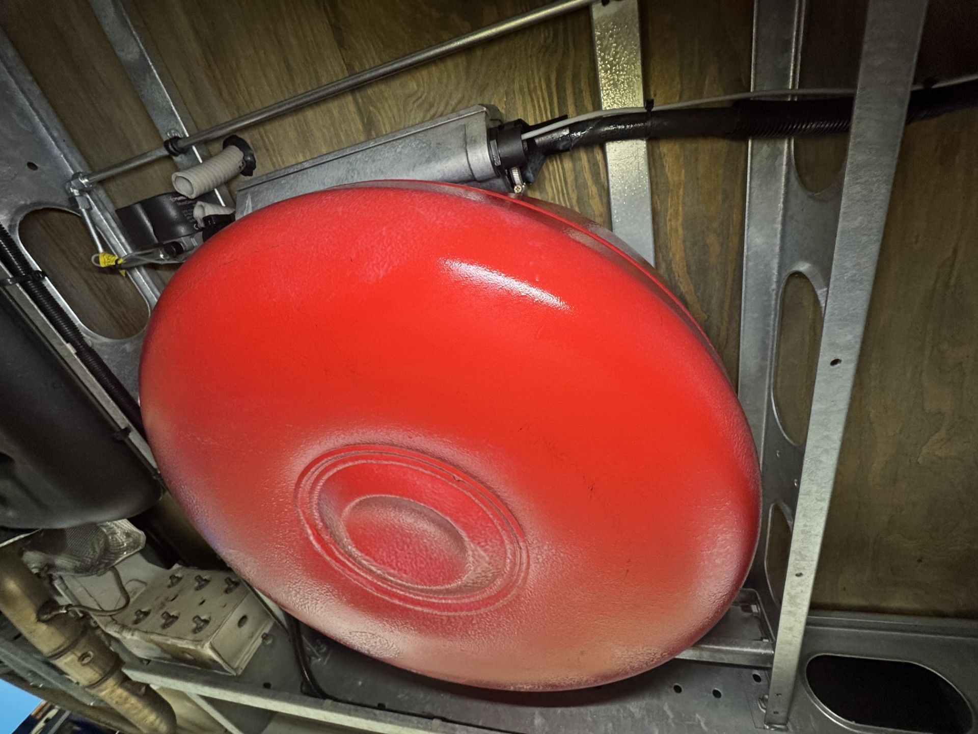 Gastank mit Ventilen und Truma Druckminderer