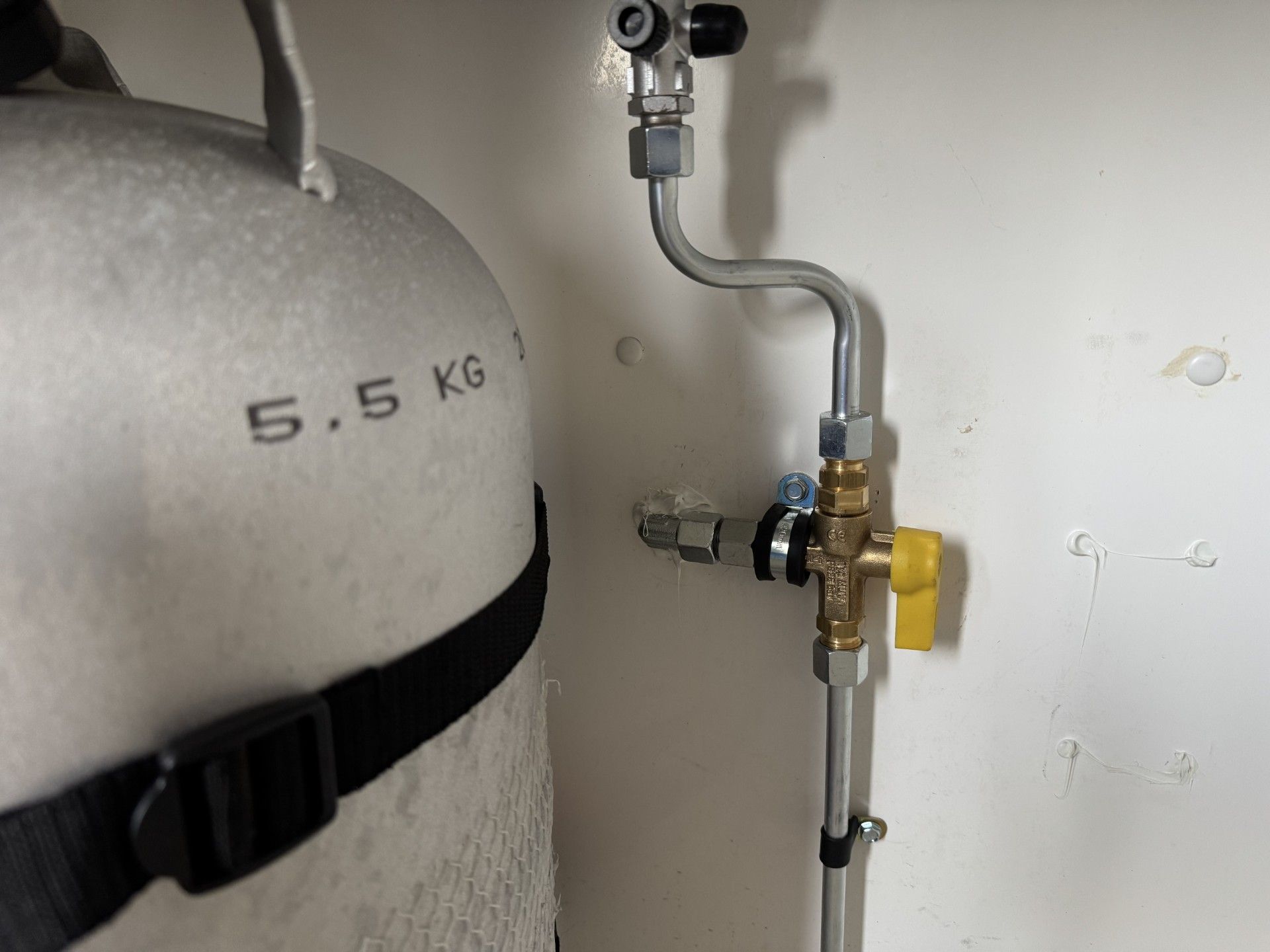 Gaskasten mit Gas Umschaltventil