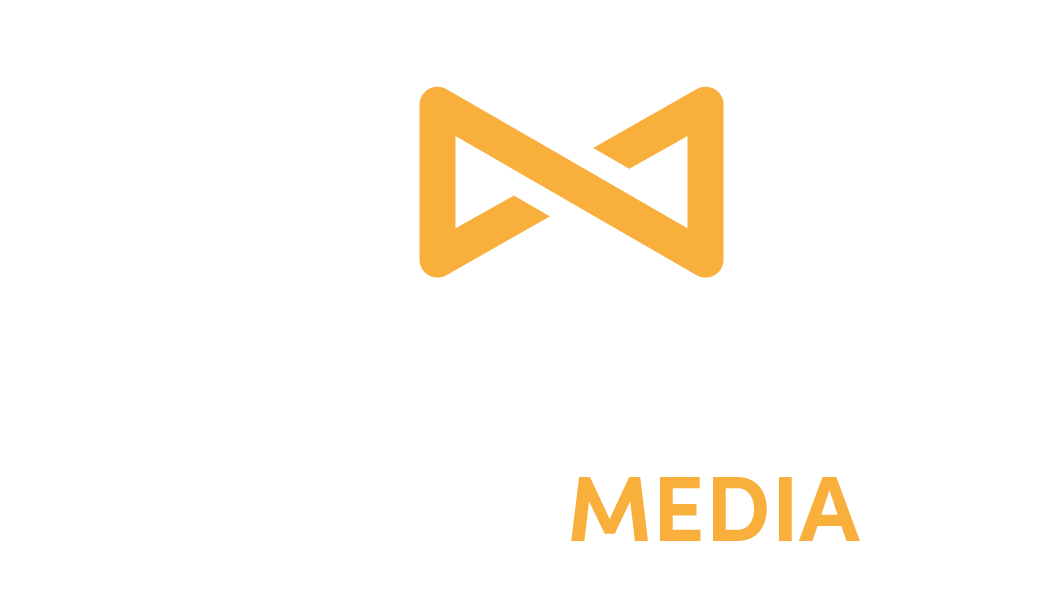 infinity media logo weiß mit gelben akzent