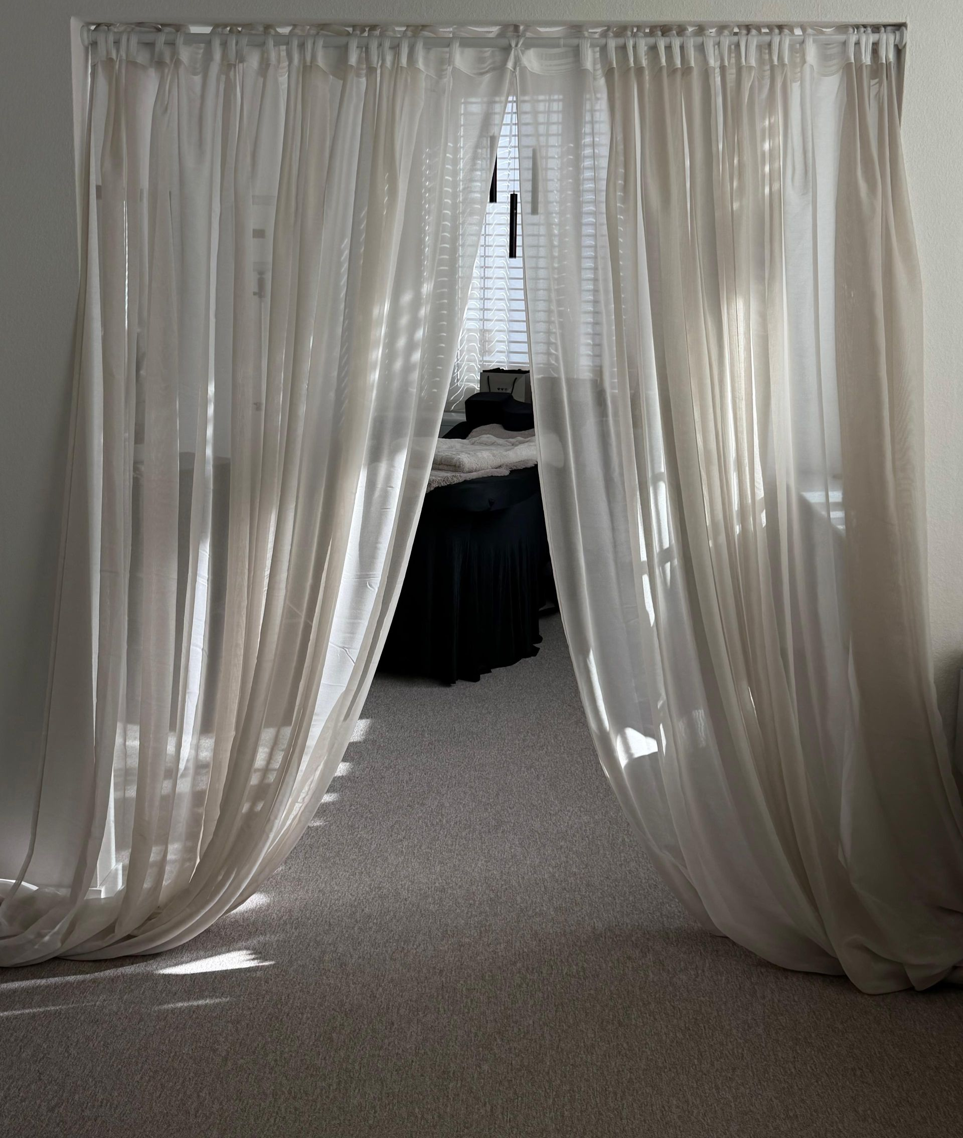 Kosmetikstudio Basel – Behandlungsraum mit Beauty-Liege