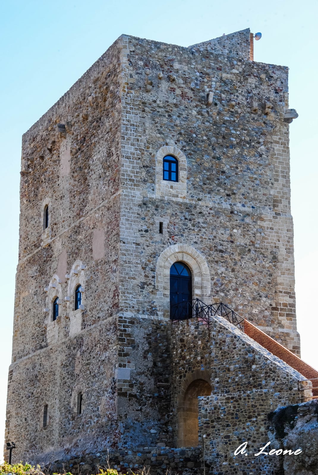 Castello di Roccella antica residenza dei Moncada di Monforte