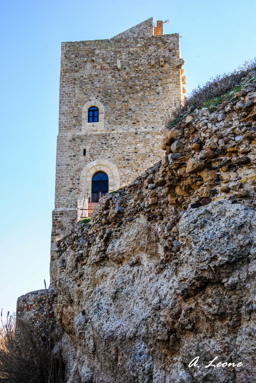 Castello di Roccella antica residenza dei Moncada di Monforte