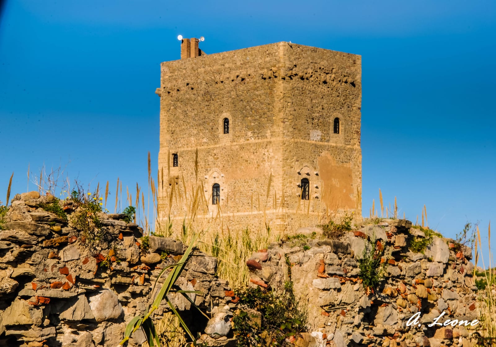 Castello di Roccella antica residenza dei Moncada di Monforte