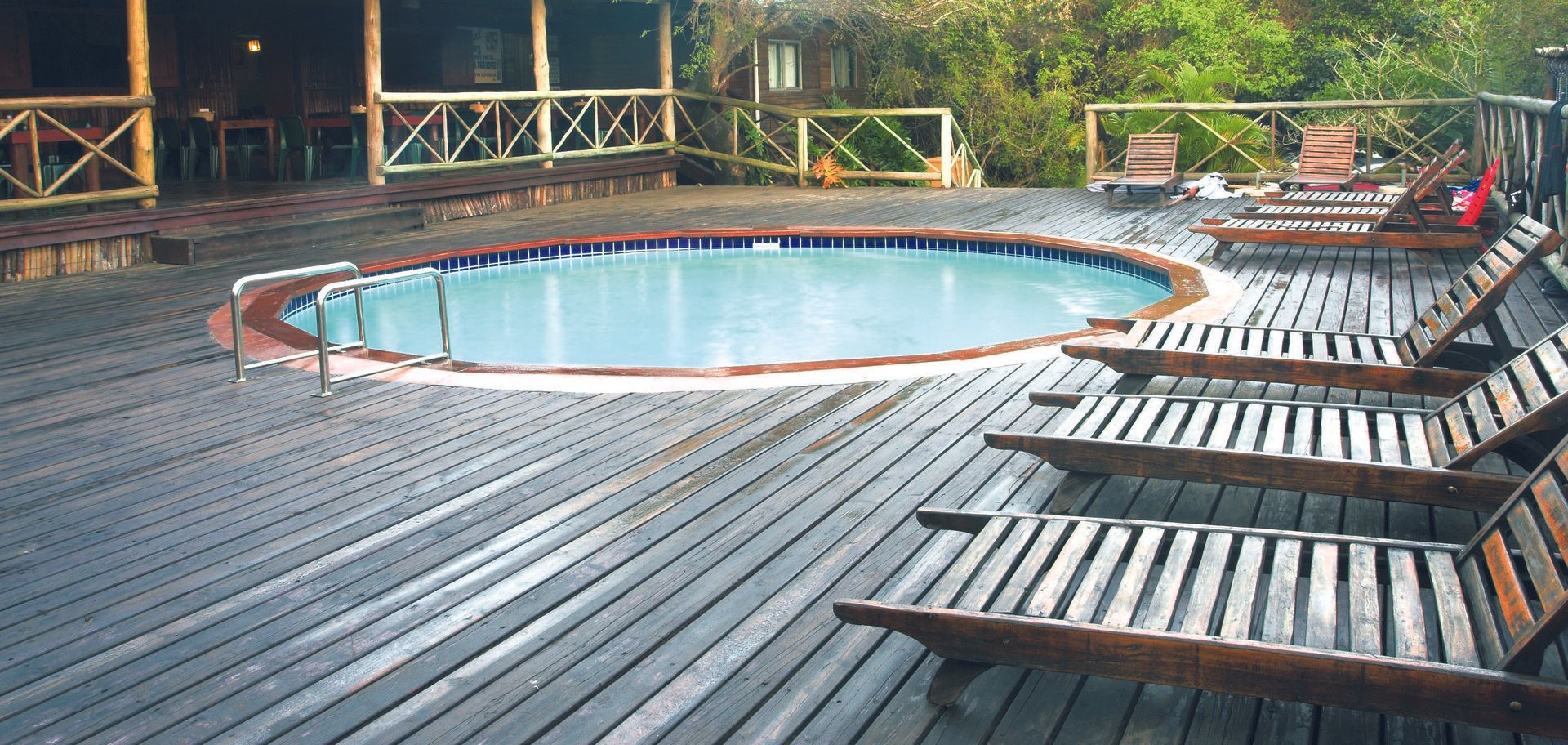 bordo piscina teak