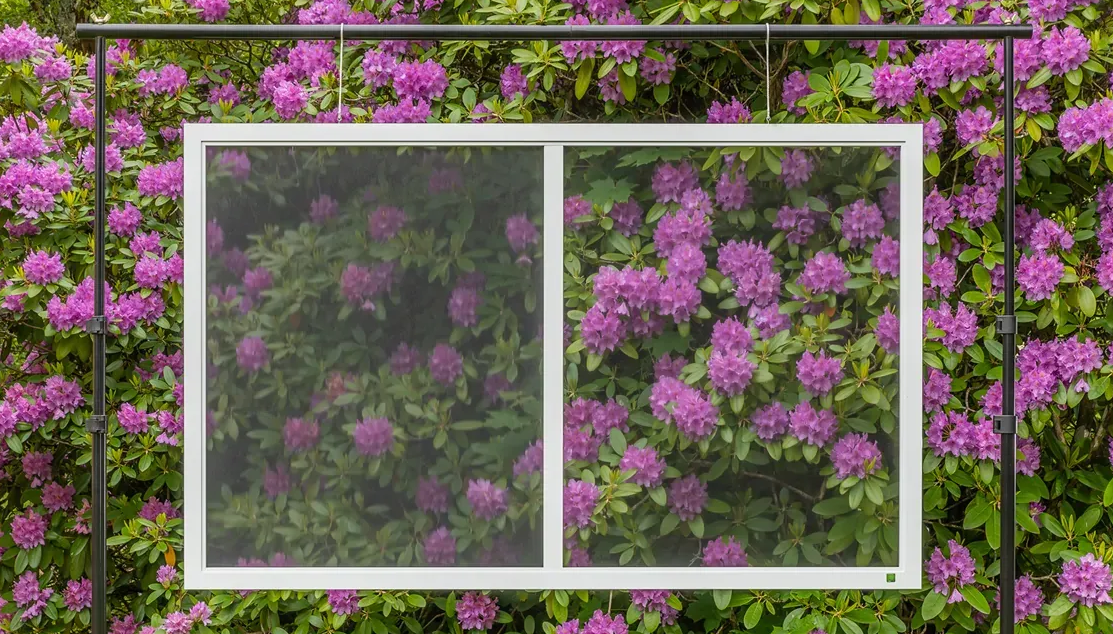 Comparison of Polltec® and Polltec® TFP mesh: left shows enhanced pollen protection with reduced transparency, right shows Polltec® TFP with improved visibility and effective pollen protection.