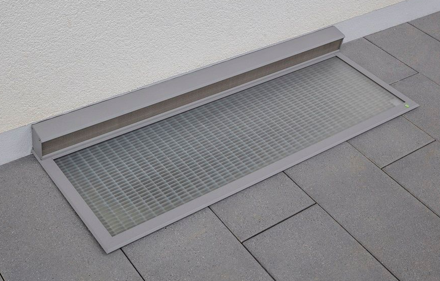 Window well cover with integrated rain and insect protection – sturdy solution for basement windows