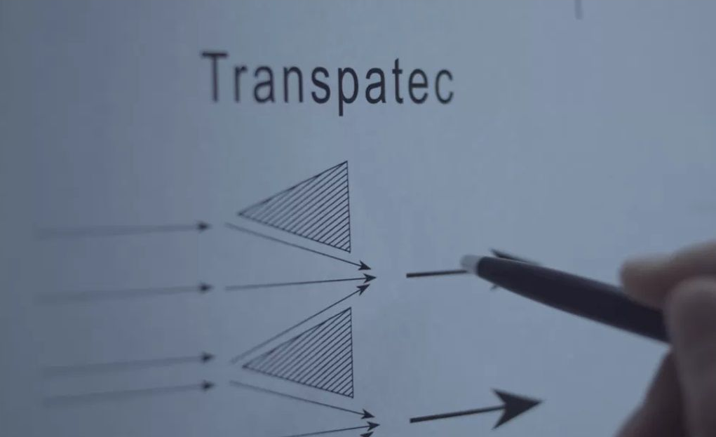 Grafische Darstellung des Transpatec®-Insektenschutzgewebes – innovative Webtechnik für hohe Luft- und Lichtdurchlässigkeit, eingesetzt von ISK Systeme.