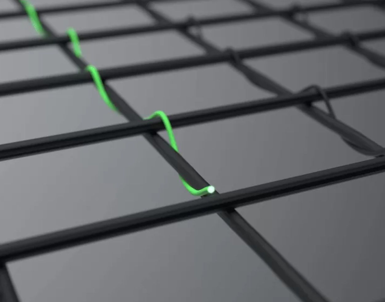 Close-up of the innovative Transpatec® weaving technology – visualization of airflow and light transmission through the highly transparent insect screen mesh with optimized thread structure.