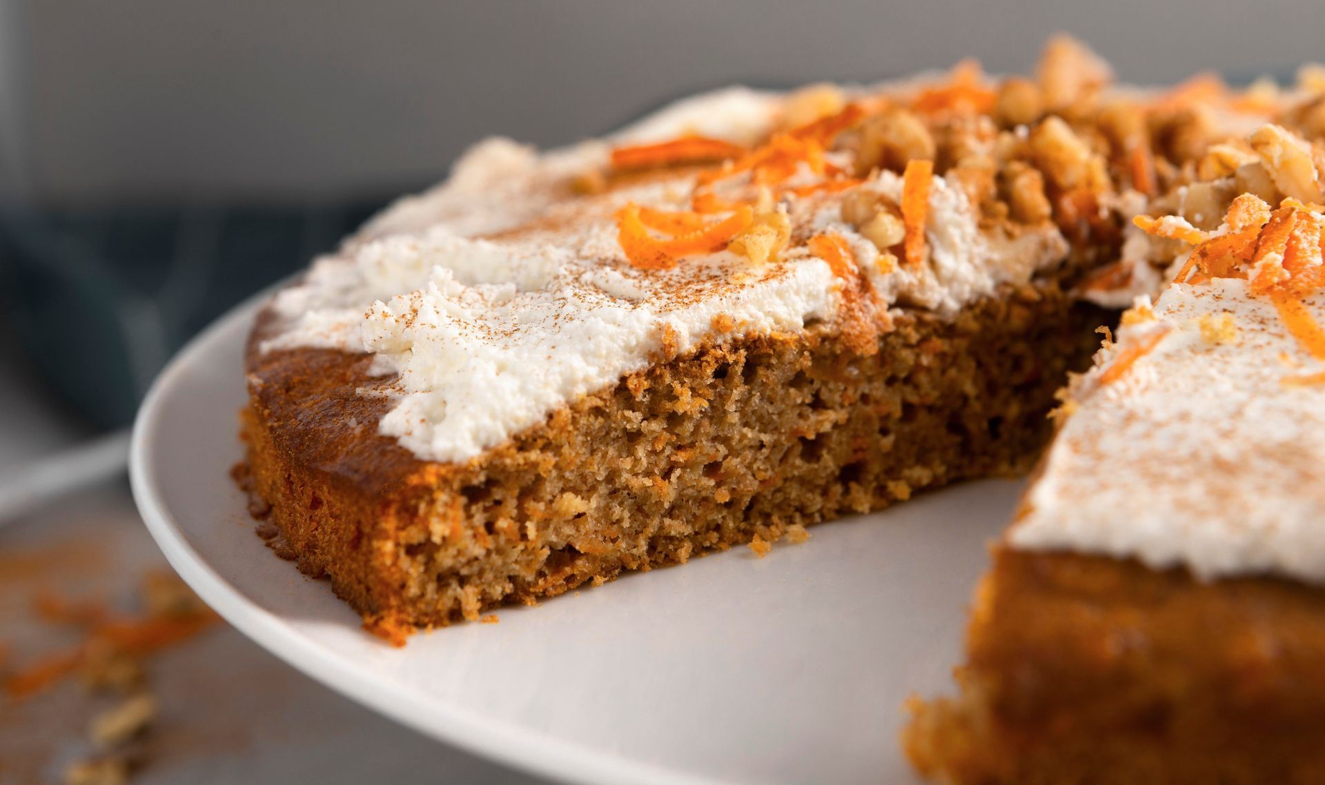 Mandelkuchen mit leichter Glasur
