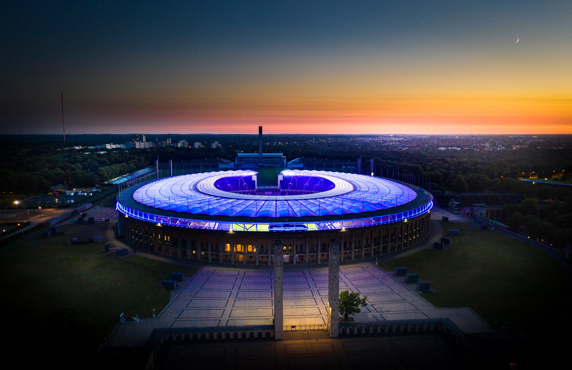 Olympiastadion Berlin bei Sonnenuntergang