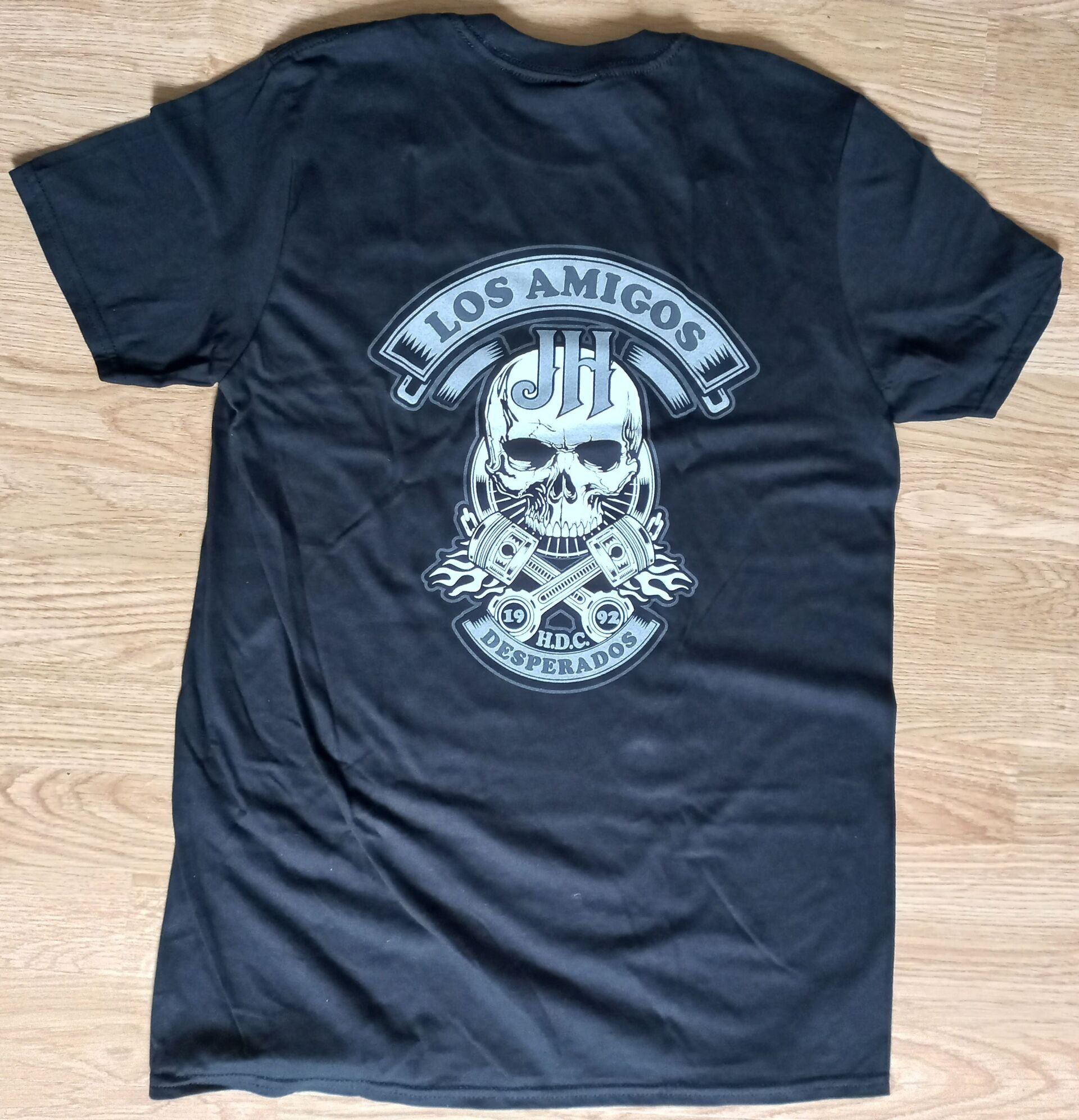 Tee-shirt (arrière) Tee-shirt (arrière)