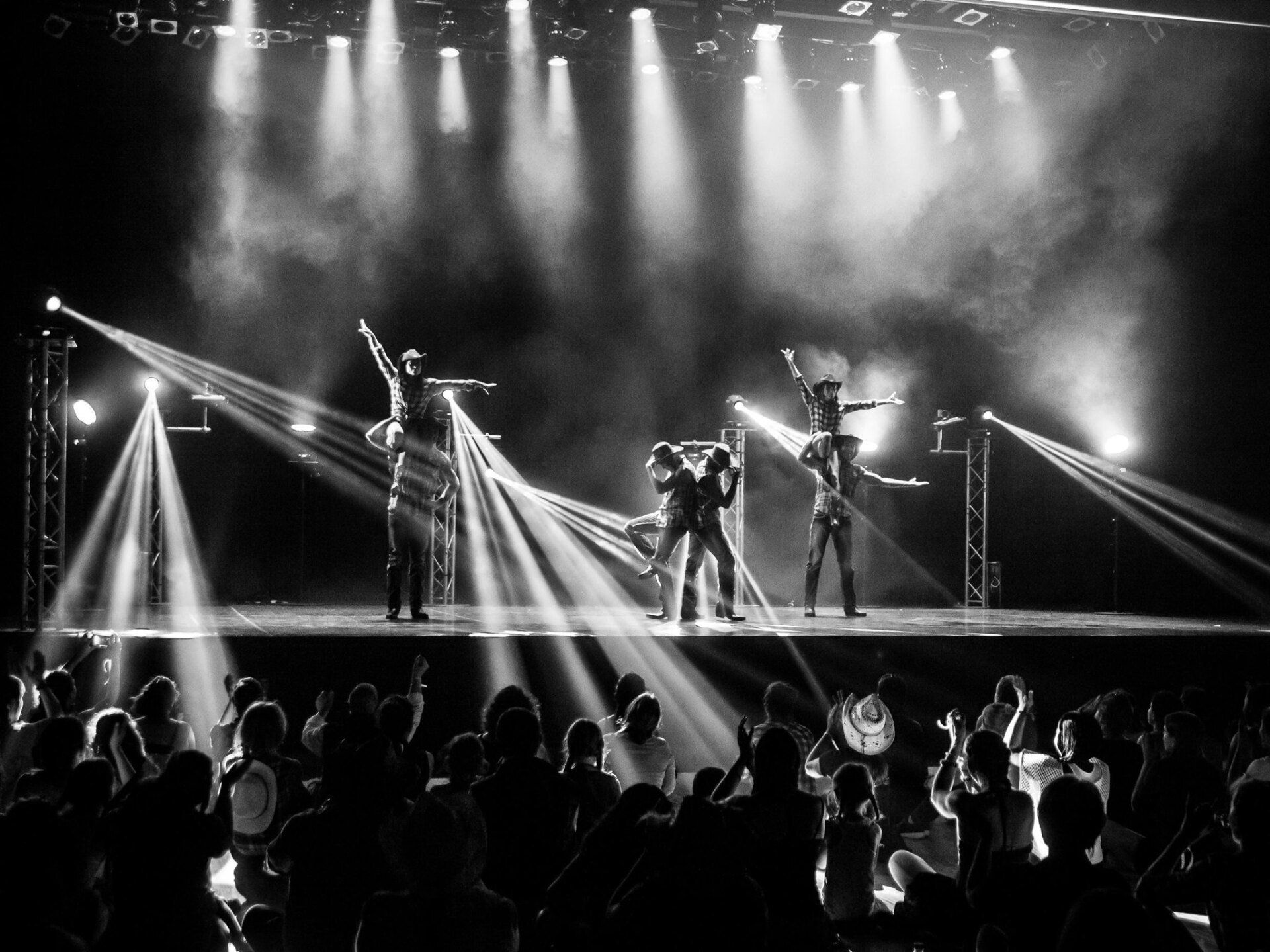 Western Acrobatic Show, spectacle country acrobatique, Esprit Rock'n Roll