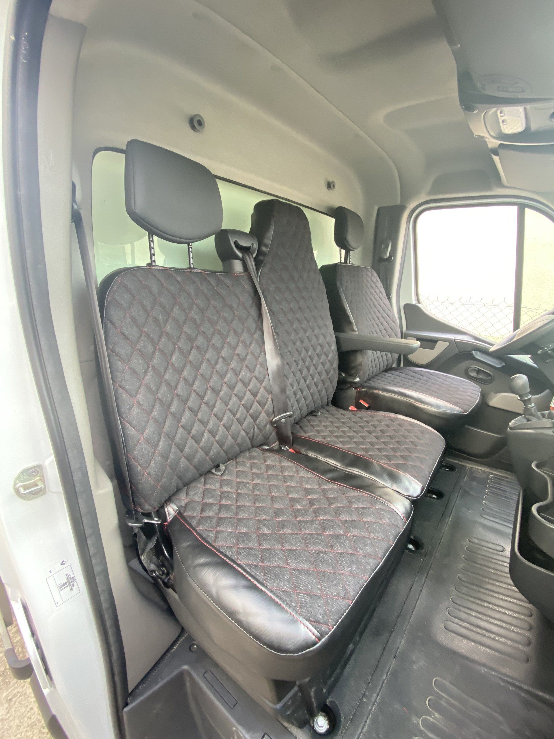 Housses Marchal en jean sur Nissan NV400