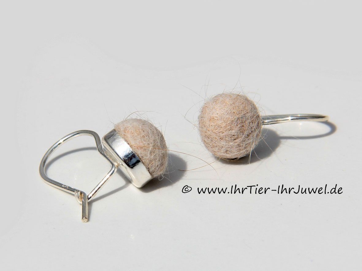 Tierhaarschmuck Ohrringe mit Fellperlen aus Katzenhaar