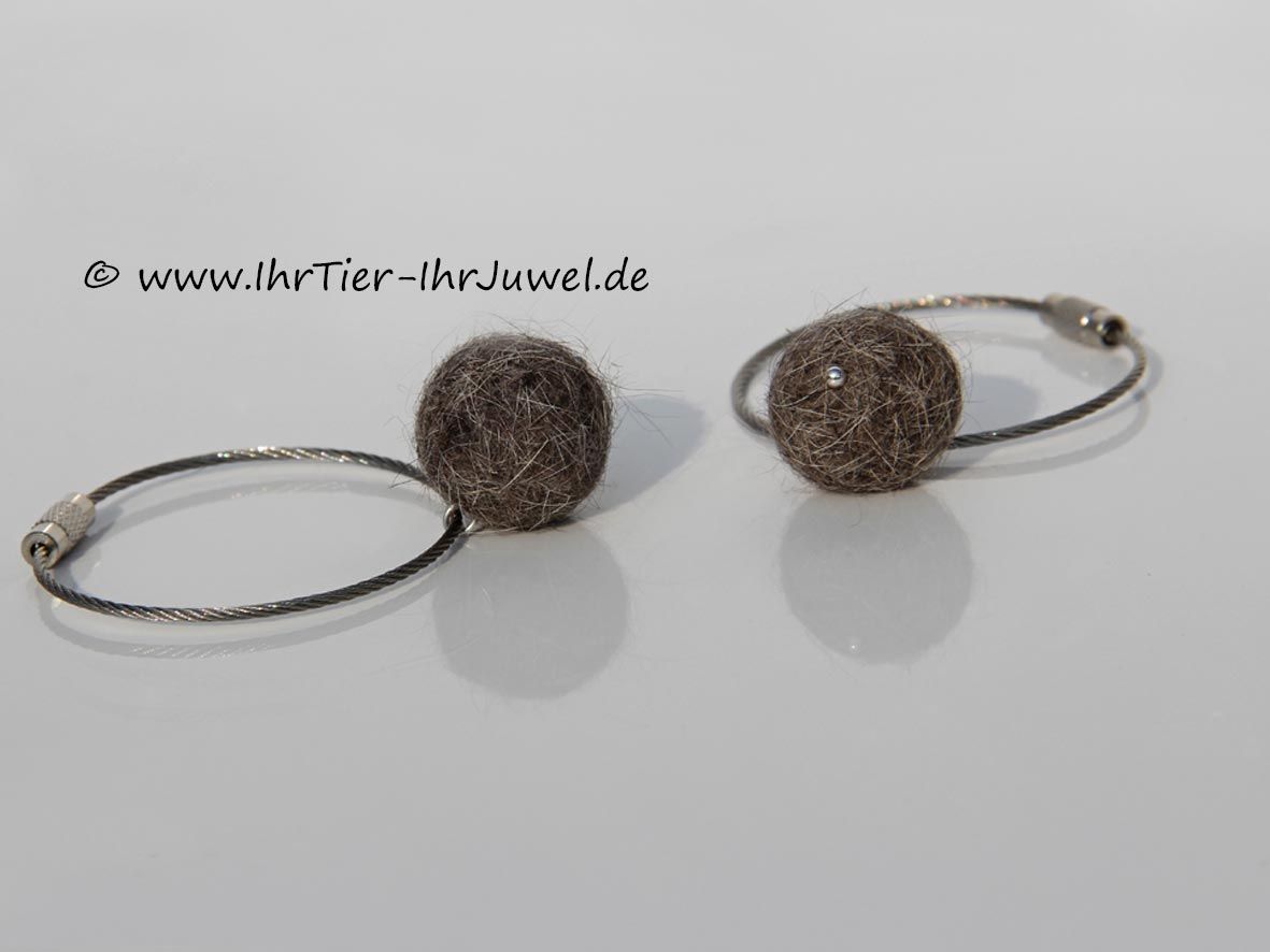 Tierhaarschmuck Schlüsselanhänger Fellkugeln Fellperle aus Katzenhaaren