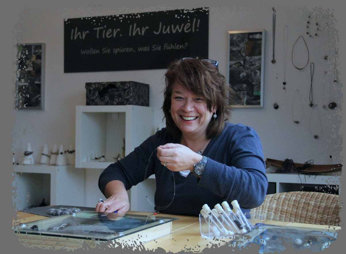 Tierhaarschmuck Susanne Beckmann leidenschaftliche Tierhaarkünstlerin