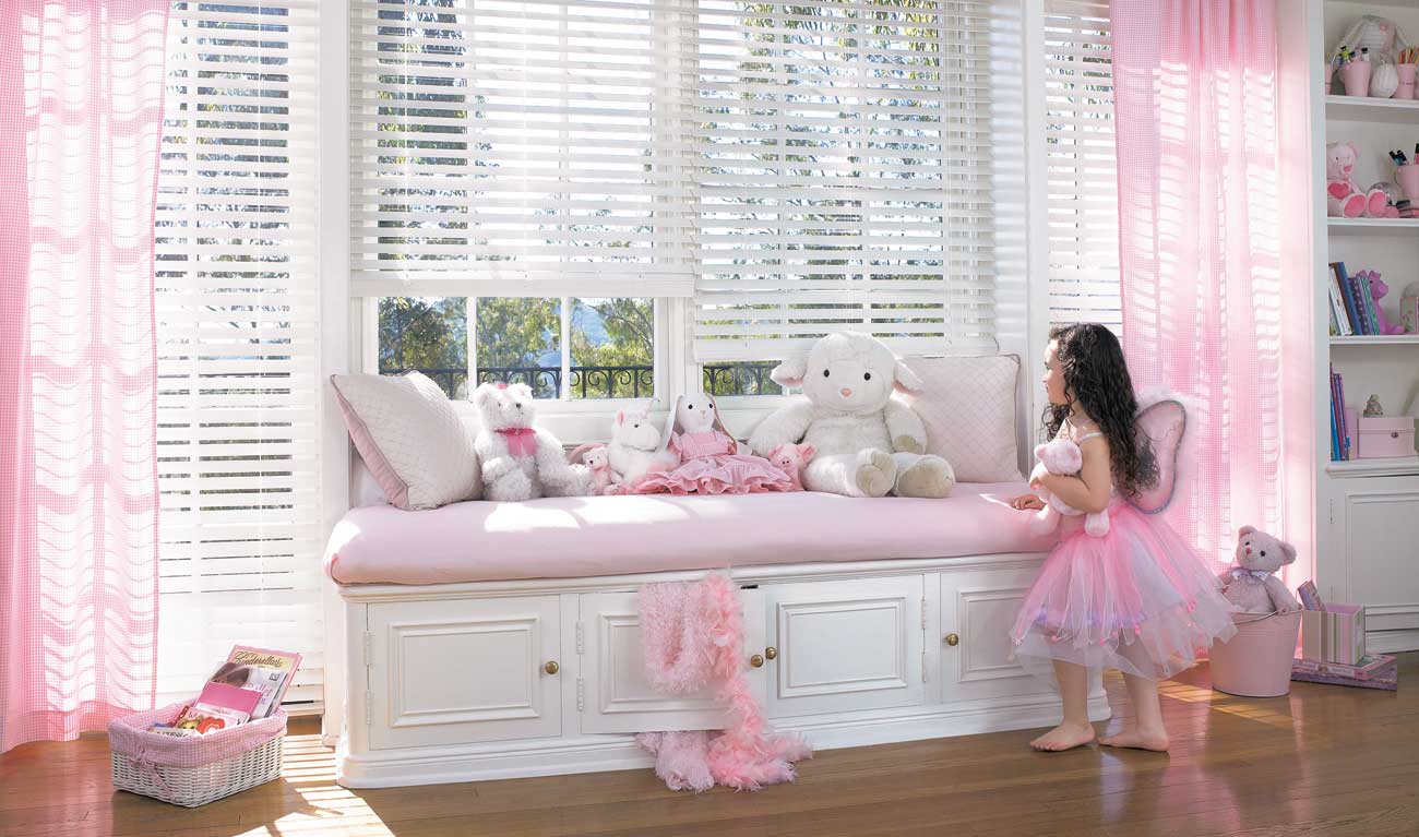 Wood Blinds and Drapery - Girl Kidsroom - Traditional White Pink - Hunter Douglas