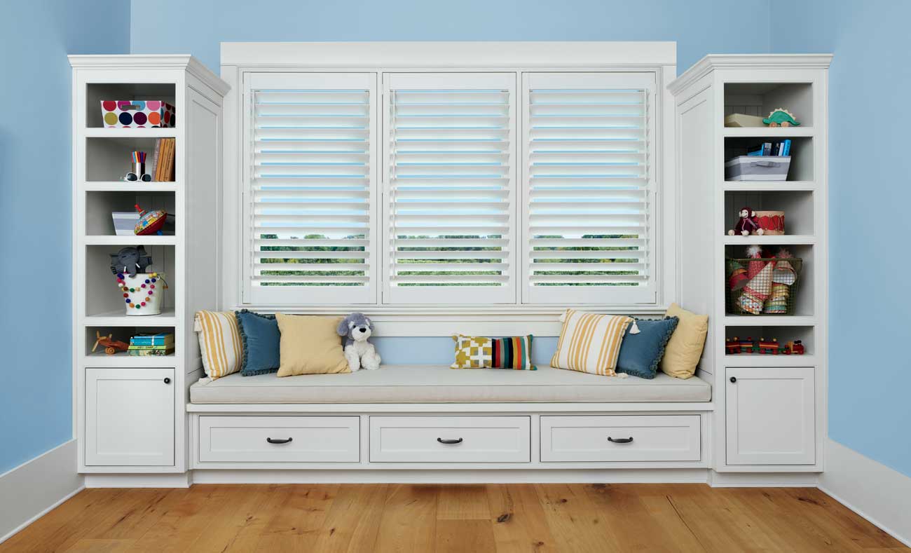 Palmbeach Polysatin Shutters - Boy Kidsroom - Tradtional - Hunter Douglas