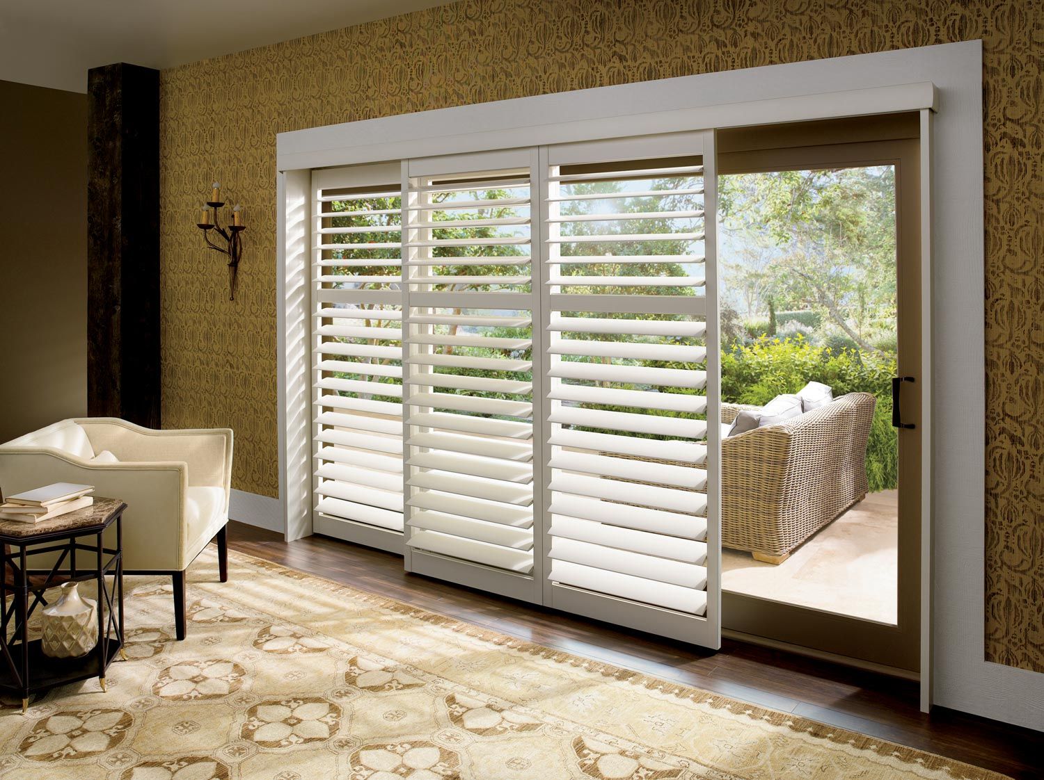 Motorized Hunter Douglas Palmbeach polysatin shutters in white Irvine