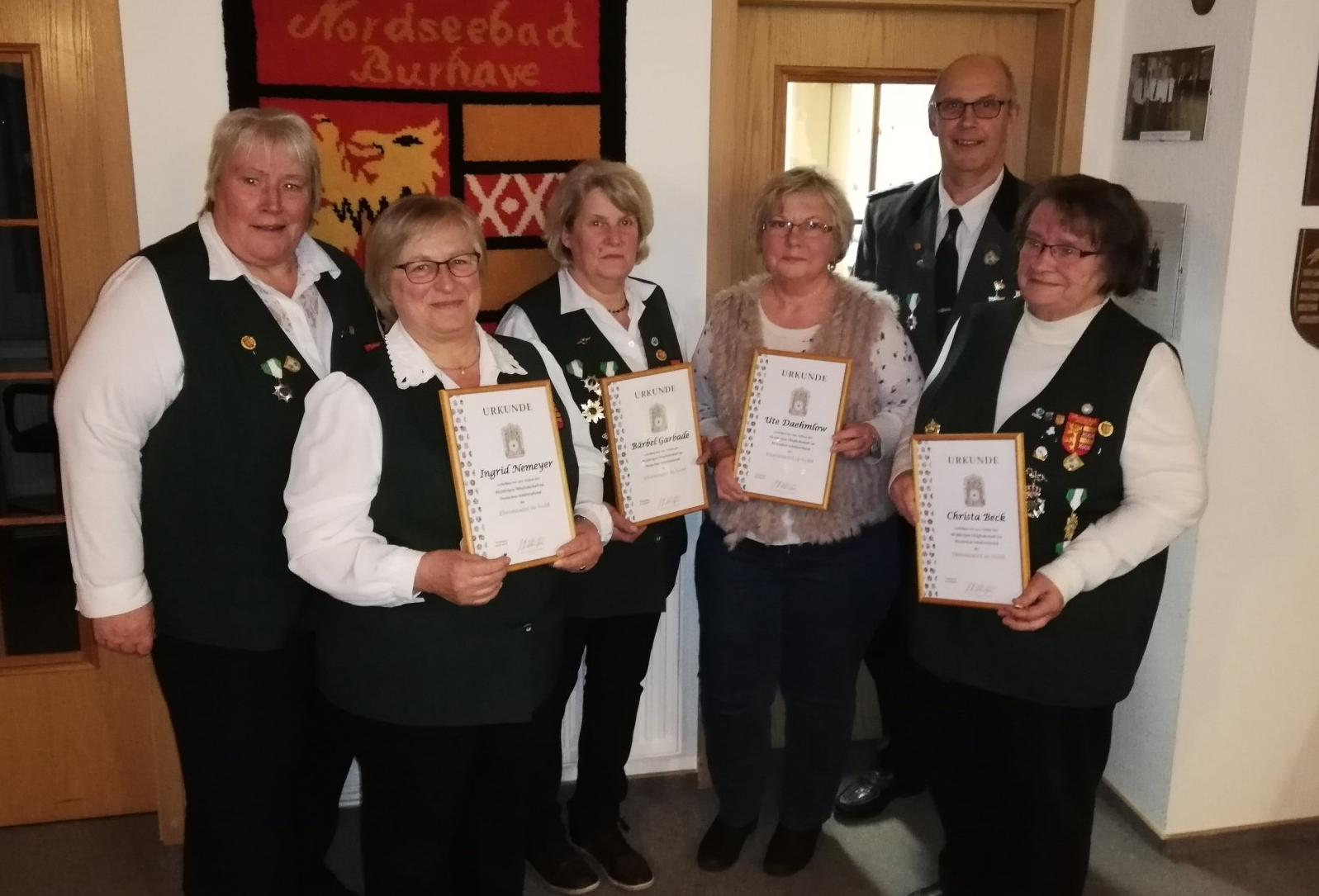 vlnr: Gisela Eilers, Ingrid Nemeyer, Bärbel Garbade. Ute Daehmlow, Tonny Velthuis, Christa Beck