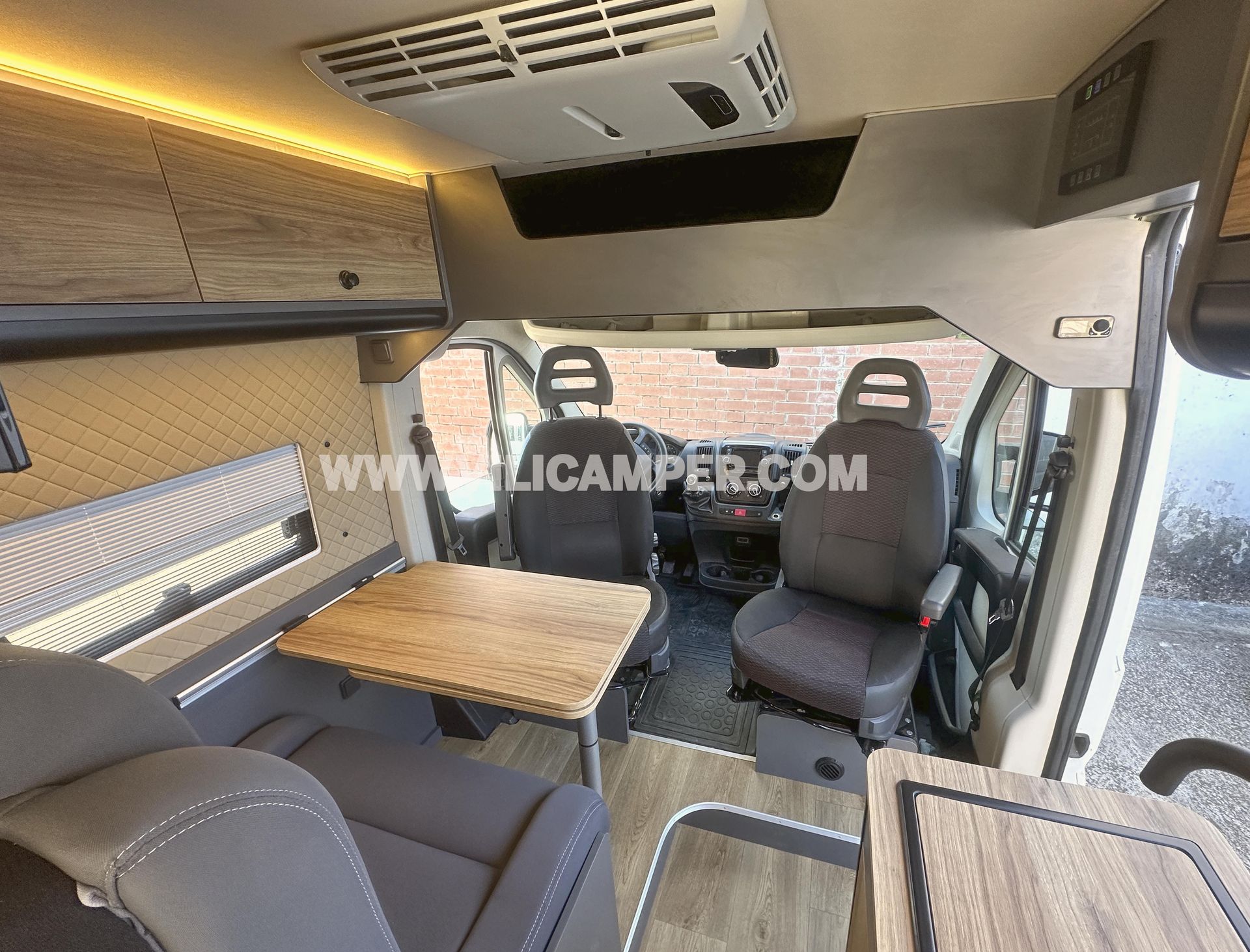 Ford Transit Van FT350 tracción total 4X4 Camperización Ford Transit Van 4x4